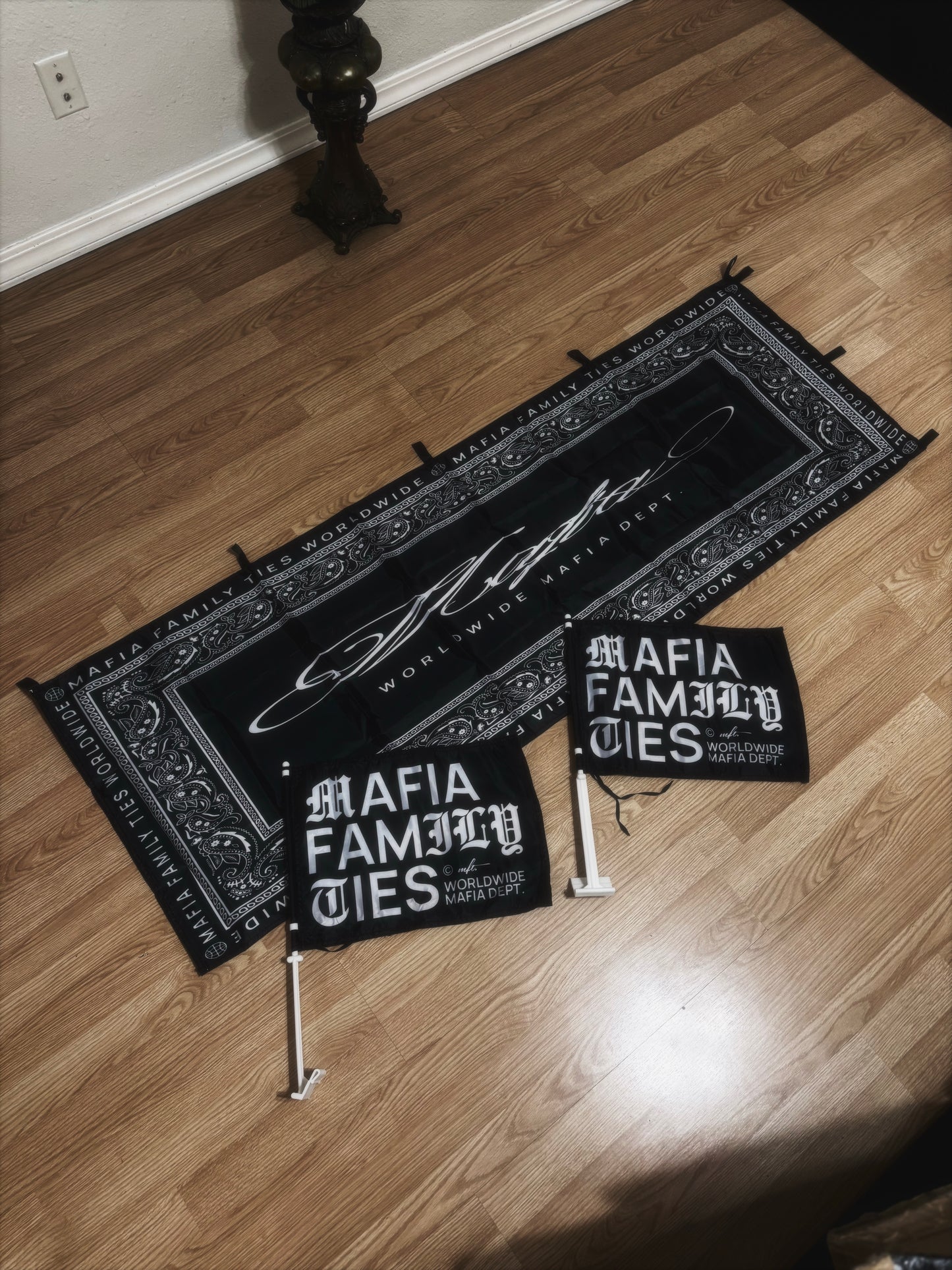 Norbori / Window Flag